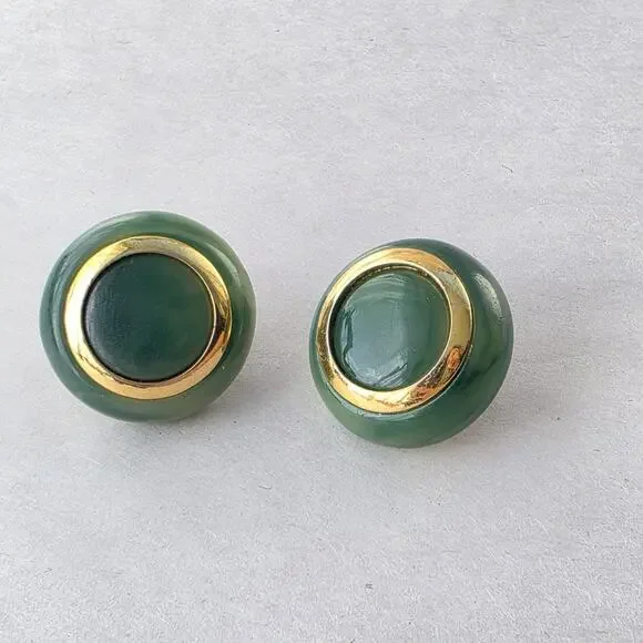 Crown Trifari Faux Jade Cabachon Clip On Earrings Gold-Tone Vintage Signed - Picture 2 of 6